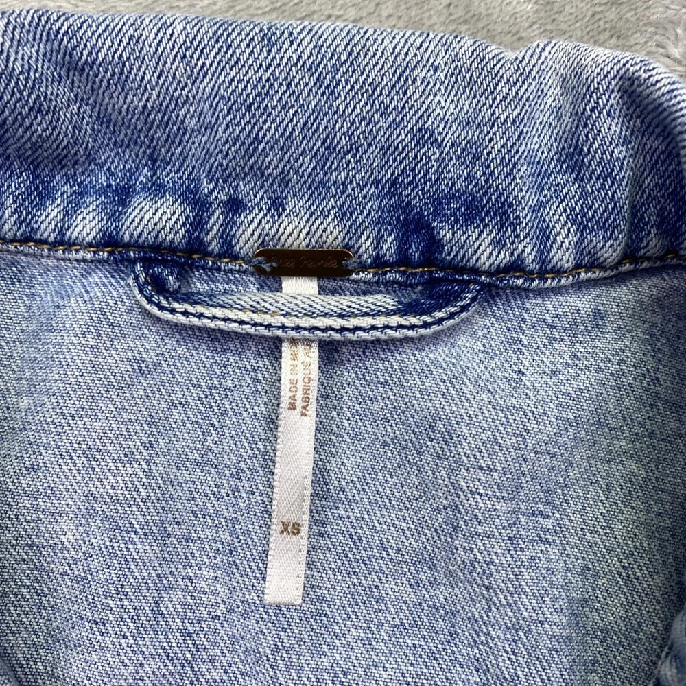 Free‎ People Rumors Denim Jacket Light Wash Distressed Crop Trucker XS Grunge - Picture 4 of 8